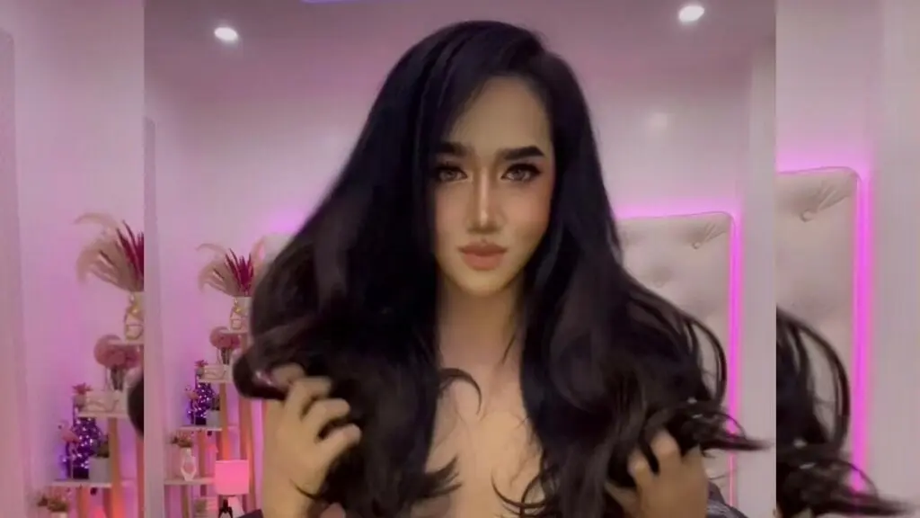 hotTieZaiRa's live cam